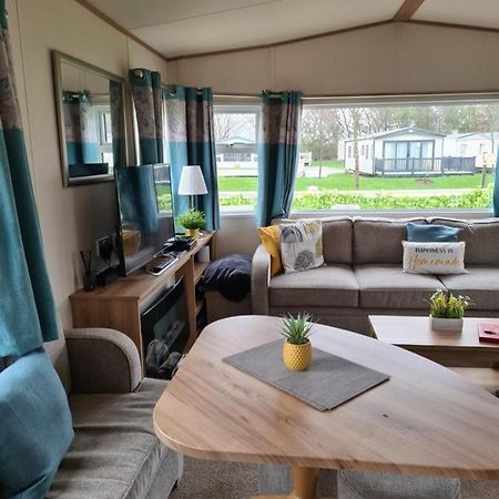 Hot Tub Hols 3 Bed Caravan At 42 Kingfisher Court Tattershall Eksteriør bilde