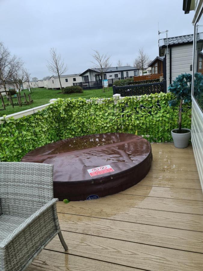 Hot Tub Hols 3 Bed Caravan At 42 Kingfisher Court Tattershall Eksteriør bilde