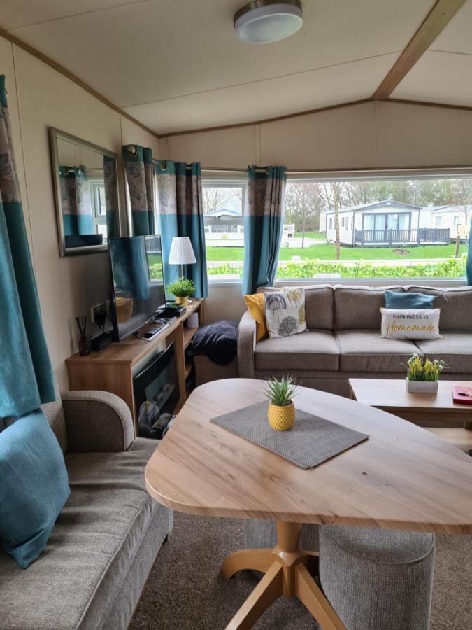 Hot Tub Hols 3 Bed Caravan At 42 Kingfisher Court Tattershall Eksteriør bilde